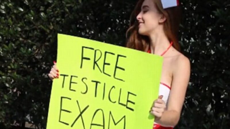 Her tilbydes gratis bryst og testikel tjek. (prank)