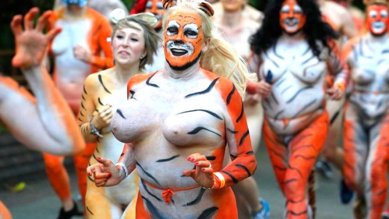 Streak for Tigers – Nøgen Løb i Zoo!