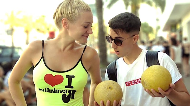 Video: Sommer prank med store meloner!
