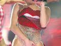 Miley-Cyrus-Crotch-Grabbing-Show-in-France-10-435x580