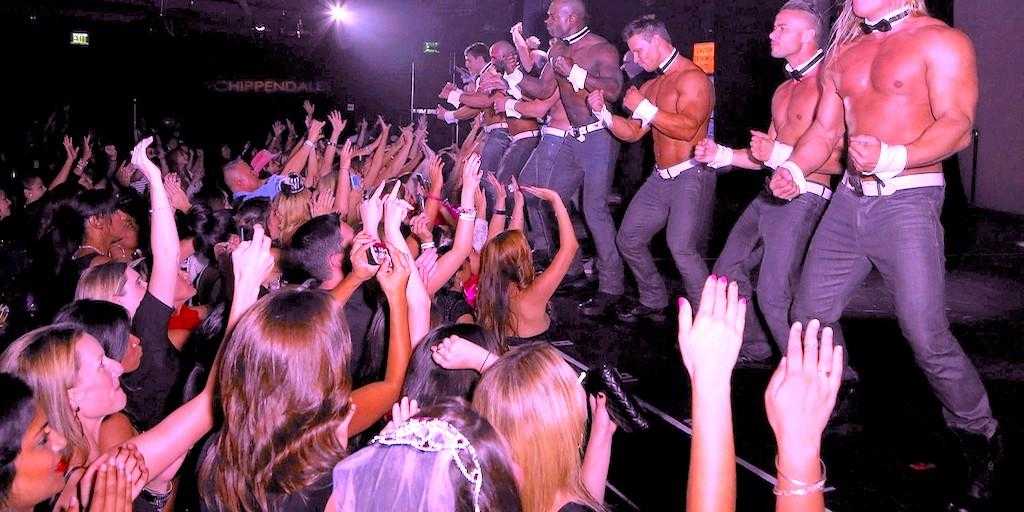 Se Chippendales med kvindelige fans til afterparty