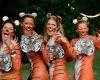 Streaking-London-Zoo-tigers