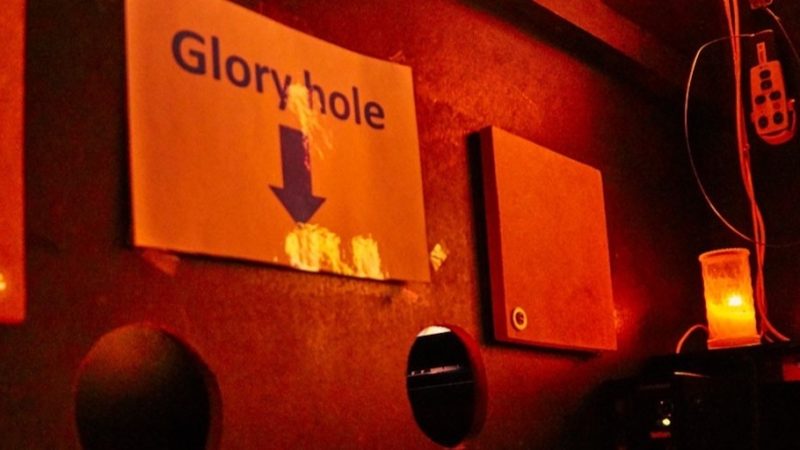 Sådan skal du opføre dig i swingerklubben (GUIDE)