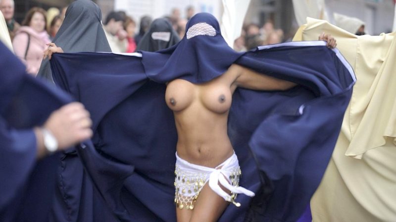 Muslimske piger laver nudeart & porno (Billeder)